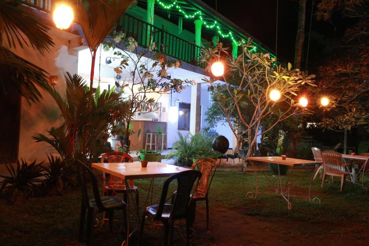 Pearl Villa Rooms And Hostel Unawatuna Ngoại thất bức ảnh